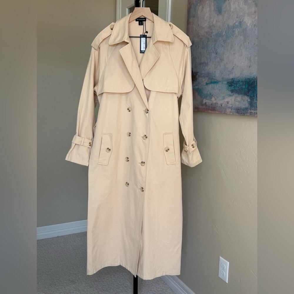 PrettyLittleThing Light Beige Double-Breasted Trench Coat